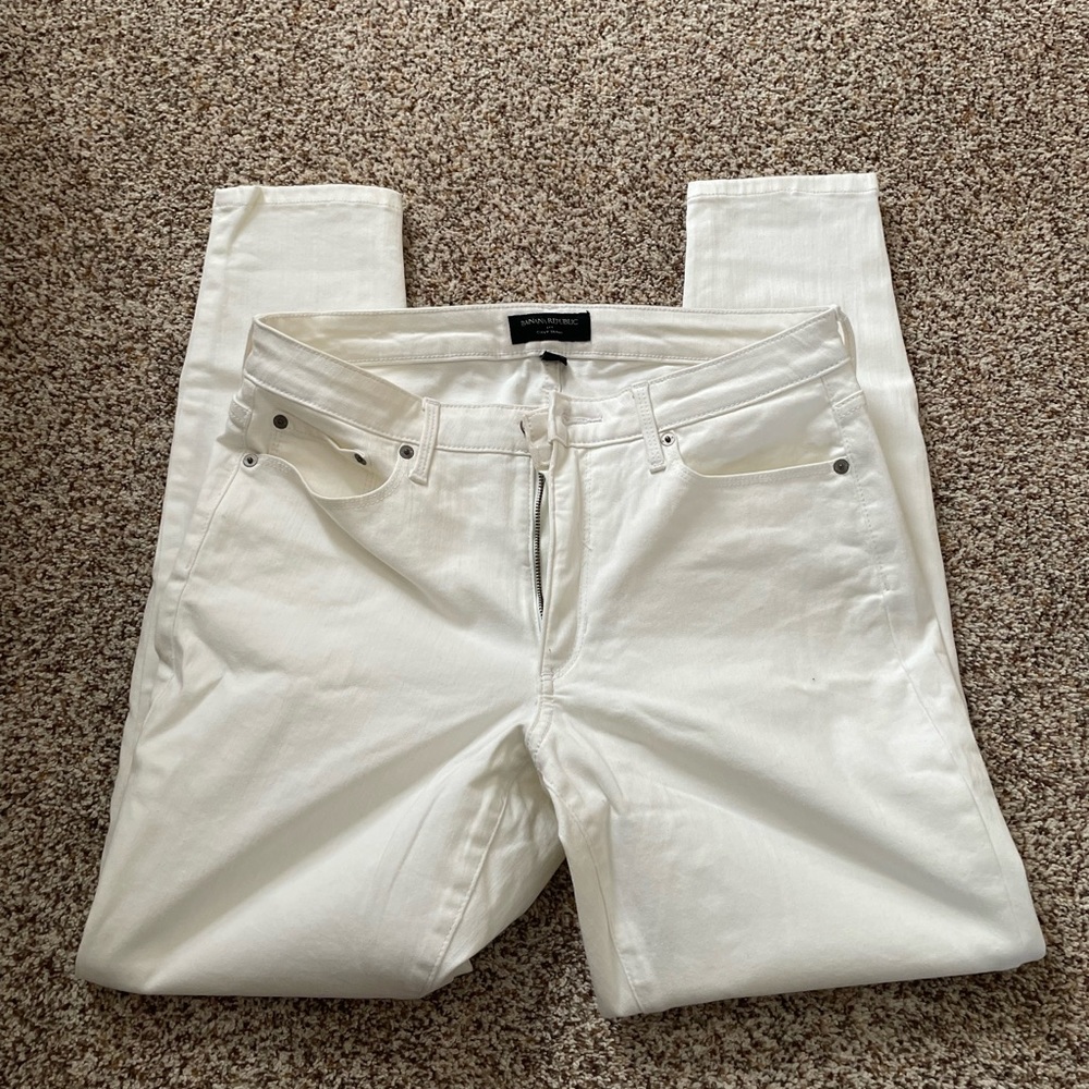 Banana Republic Curvy Skinny White Jeans- Size 29/8